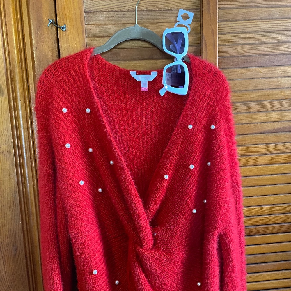 Sweater and sunglasses